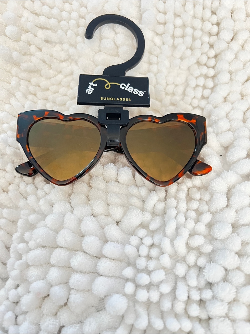 art class Heart-Shaped Tortoise Frame Sunglasses with Brown Lenses
